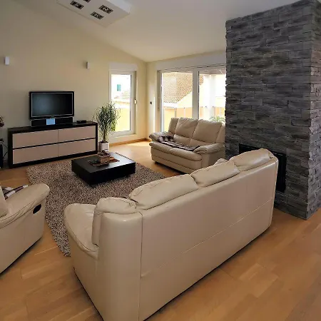 Vila Limona *